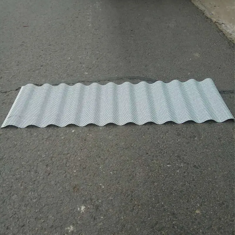 Painéil Miotail Phróifílithe bréifnithe